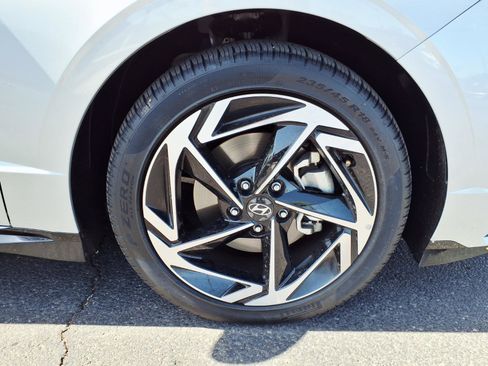 Certified 2025 Hyundai Sonata SEL image 9