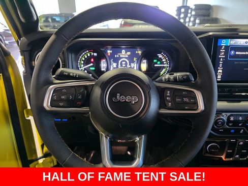 Used 2024 Jeep Wrangler Unlimited Sahara w/ Technology Group AWD/4WD image 9