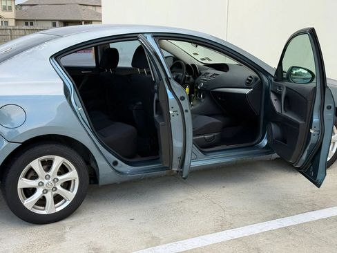 Used 2010 MAZDA MAZDA3 i Touring FWD image 20