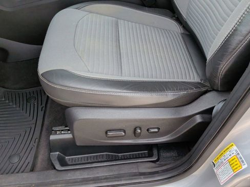 Used 2018 Ford Escape SE w/ SE Sport Appearance Package image 13