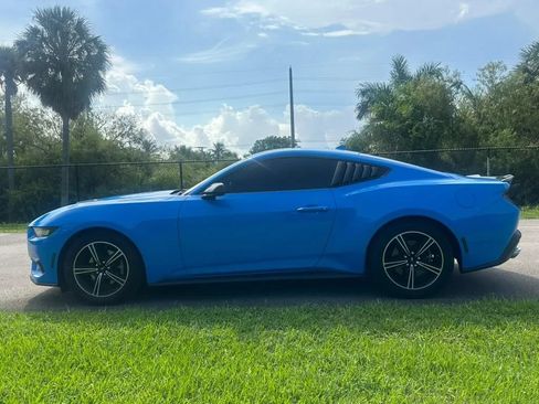 Used 2024 Ford Mustang Coupe RWD image 7