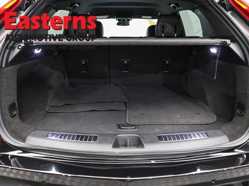 Used 2024 Cadillac XT4 Premium Luxury AWD/4WD image 9