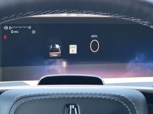 New 2026 Lincoln Navigator Reserve AWD/4WD image 34