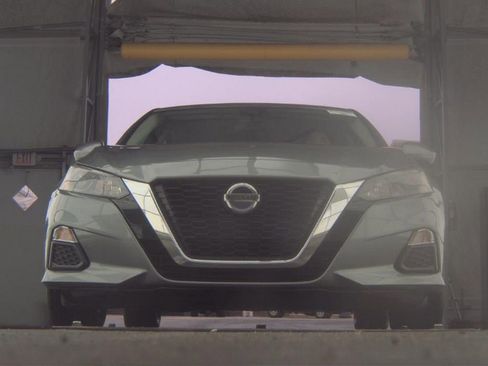 Used 2022 Nissan Altima 2.5 S image 3