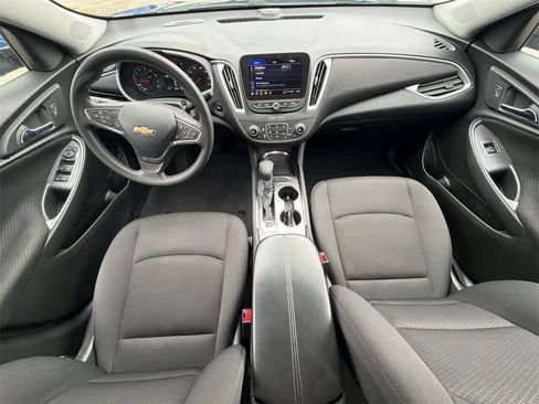 Used 2023 Chevrolet Malibu LT image 17