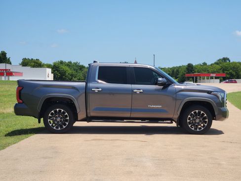 Used 2024 Toyota Tundra Limited AWD/4WD image 7
