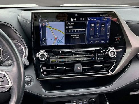 Used 2022 Toyota Highlander Limited image 6