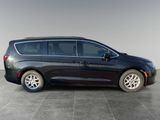 Used 2020 Chrysler Voyager Lxi image 2