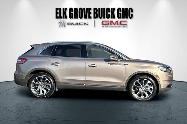 Used 2021 Lincoln Nautilus Reserve FWD image 3
