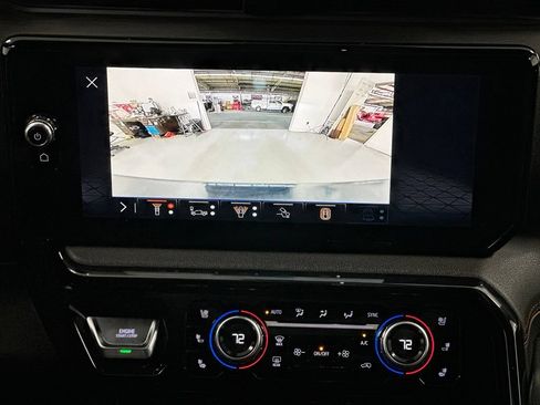 Used 2024 GMC Sierra 1500 AT4 w/ Technology Package AWD/4WD image 6