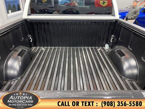 Used 2022 Toyota Tundra SR5 w/ SR5 Convenience Package AWD/4WD image 16