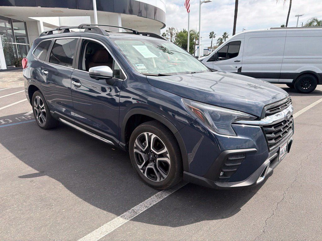 Used 2023 Subaru Ascent Touring AWD/4WD image 4