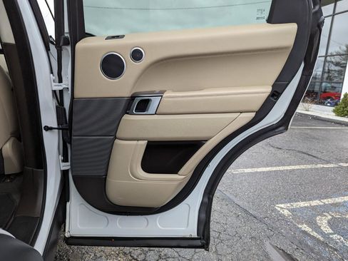 Used 2016 Land Rover Range Rover Sport SE image 34