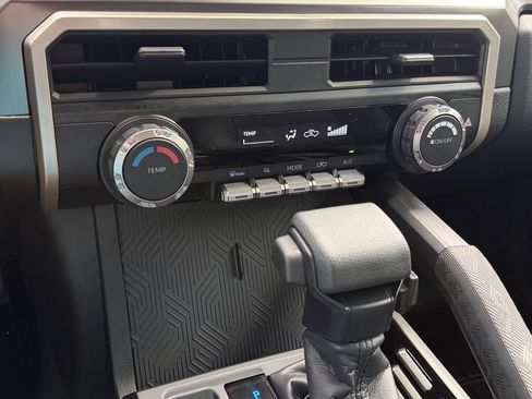 Used 2025 Toyota Tacoma SR5 AWD/4WD image 24