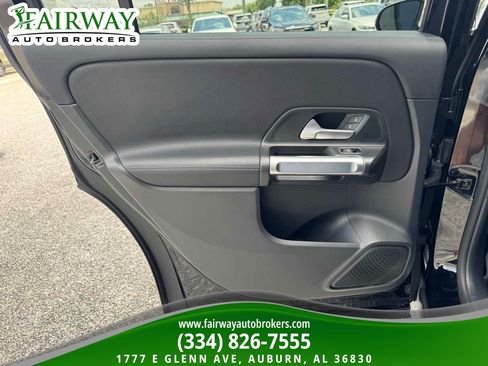 Used 2025 Mercedes-Benz GLB 250 image 27