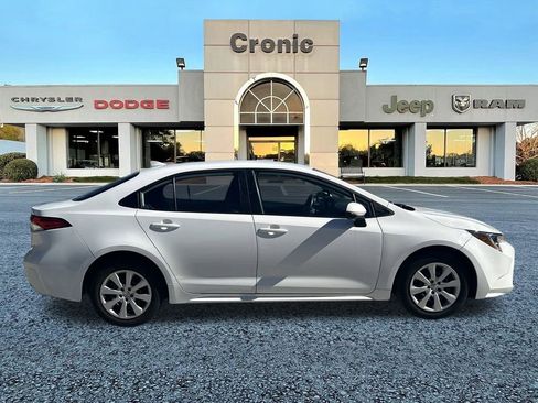 Used 2024 Toyota Corolla LE image 2