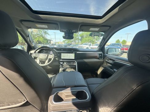 Used 2024 GMC Sierra 1500 Denali w/ Technology Package AWD/4WD image 21