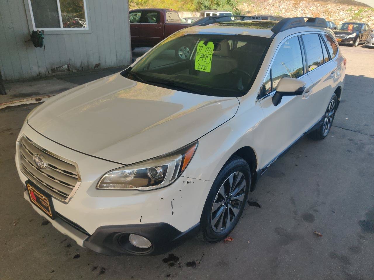 Used 2017 Subaru Outback 2.5i Limited AWD/4WD image 2