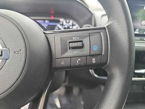 Used 2021 Nissan Rogue SV FWD image 18