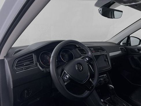 Used 2021 Volkswagen Tiguan SE image 10