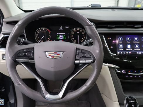 Used 2021 Cadillac XT6 Premium Luxury w/ LPO, Floor Liner Package image 18
