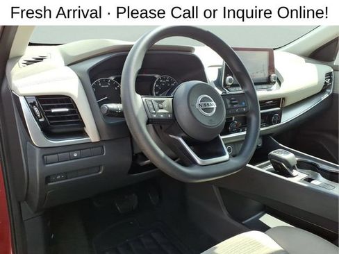 Used 2021 Nissan Rogue SV image 13