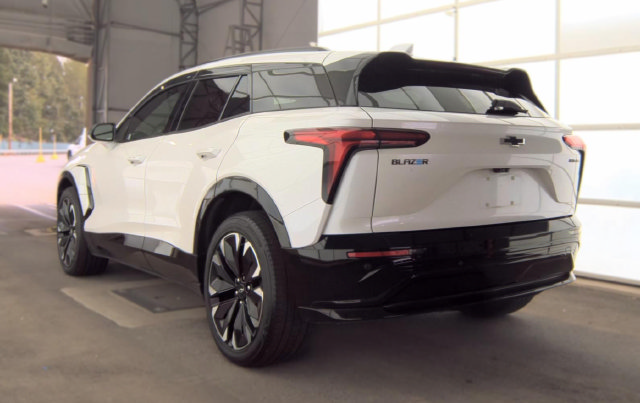 Used 2024 Chevrolet Blazer EV RS AWD/4WD image 5