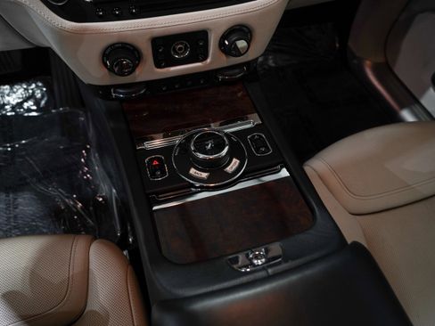 Used 2015 Rolls-Royce Ghost RWD image 12