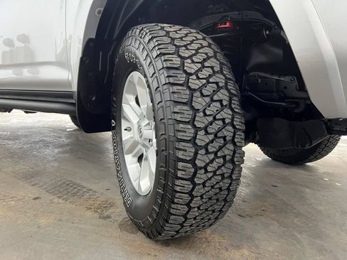 Used 2016 Toyota 4Runner SR5 image 29