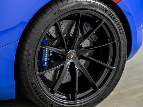 Used 2018 McLaren 720S RWD image 18