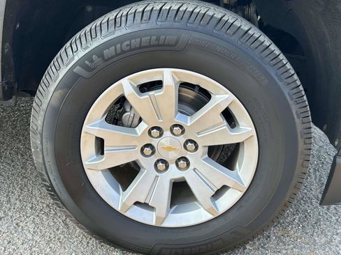 Used 2017 Chevrolet Colorado LT w/ Luxury Package, Chrome AWD/4WD image 11