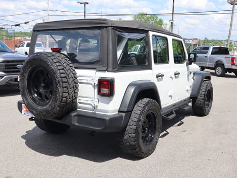 Used 2018 Jeep Wrangler Unlimited Sport AWD/4WD image 7