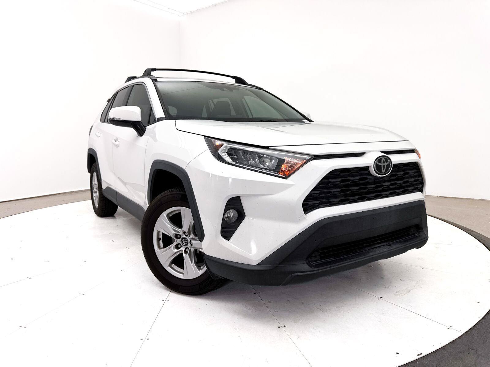 Used 2020 Toyota RAV4 XLE w/ Convenience Package FWD image 1