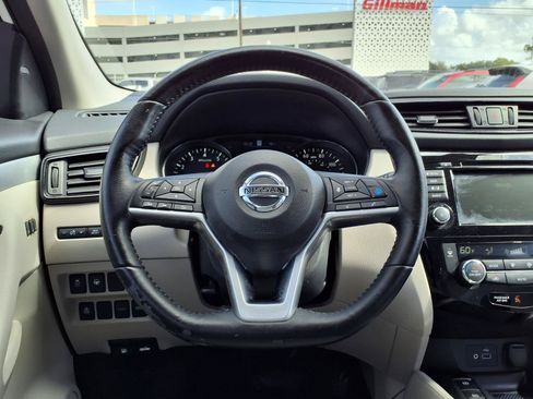 Used 2020 Nissan Rogue Sport SL w/ Premium Package FWD image 14