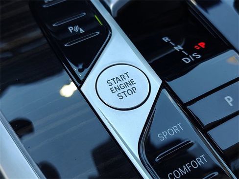 Used 2025 BMW X7 xDrive40i image 21