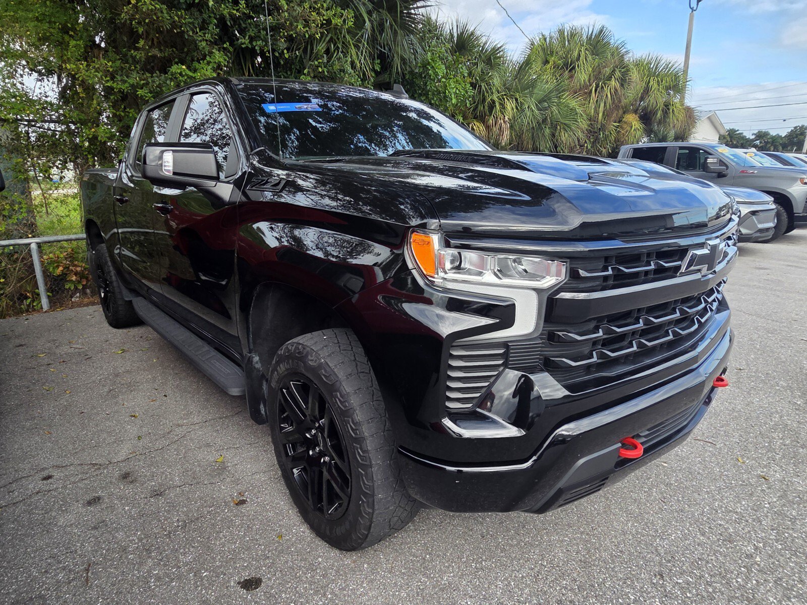 Used 2023 Chevrolet Silverado 1500 LT Trail Boss w/ LT Trail Boss Premium Package AWD/4WD image 3
