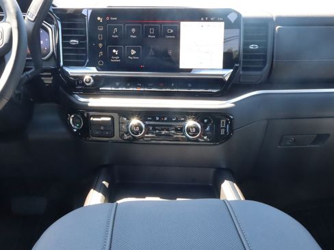 New 2026 GMC Sierra 3500 SLT w/ SLT Premium Package AWD/4WD image 10