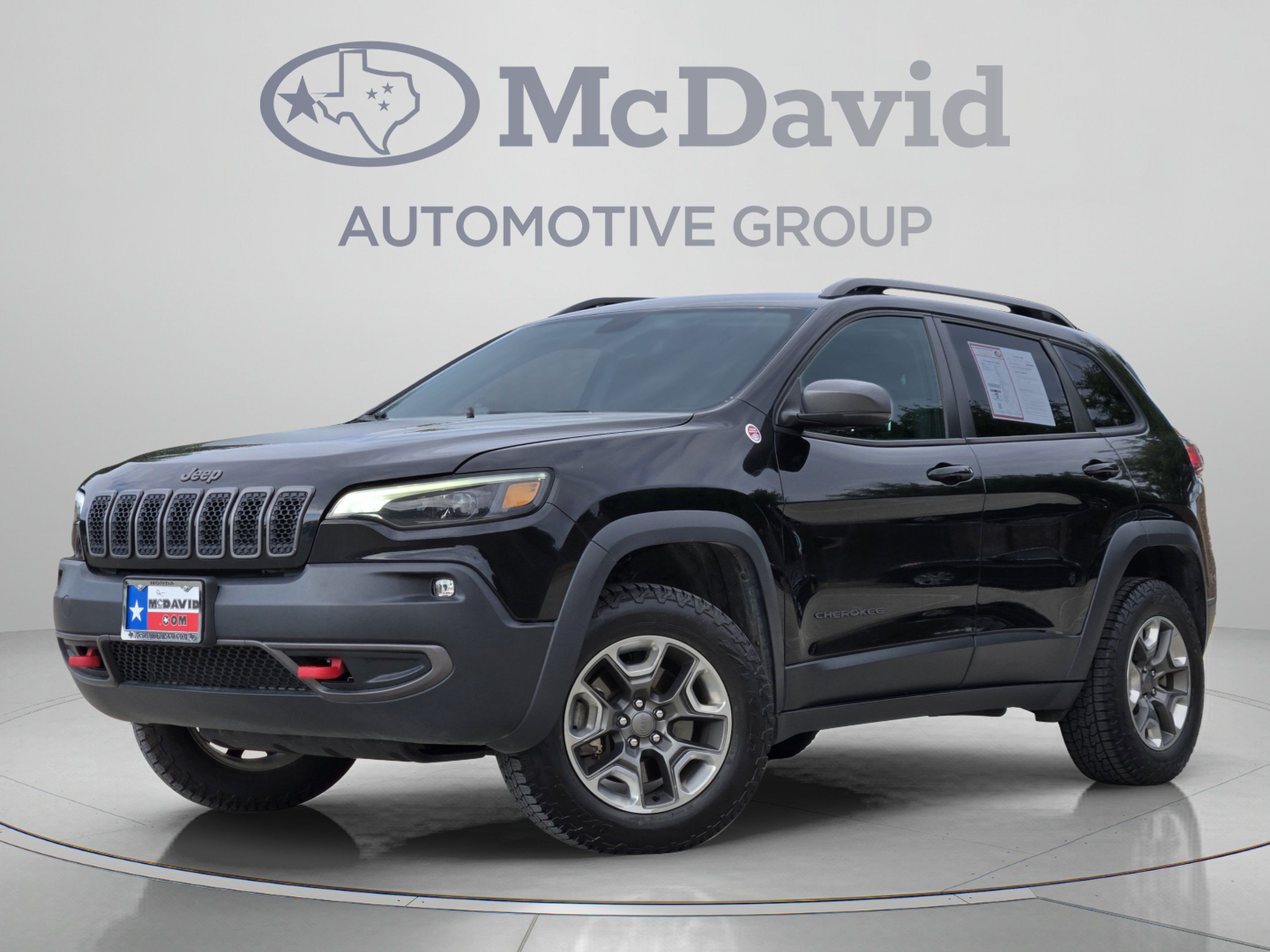 Used 2019 Jeep Cherokee Trailhawk AWD/4WD image 1