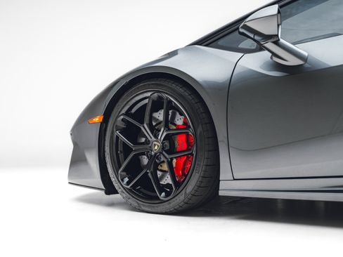 Used 2017 Lamborghini Huracan LP 580-2 RWD image 22