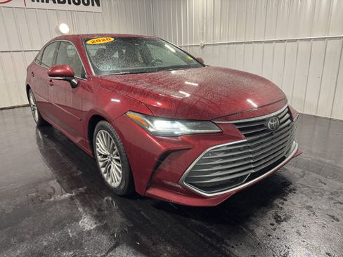 Used 2020 Toyota Avalon Limited image 5