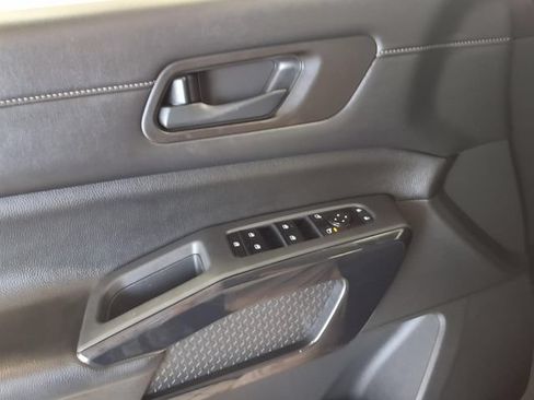 Used 2023 Nissan Pathfinder SV FWD image 16