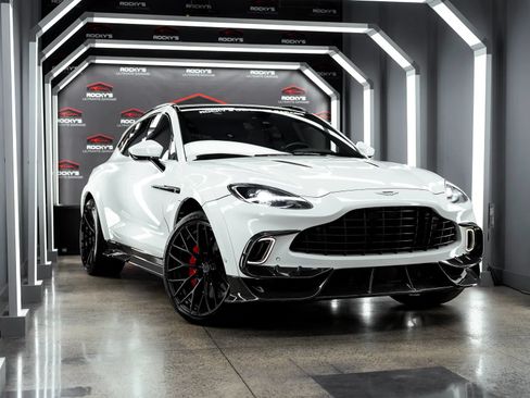 Used 2021 Aston Martin DBX AWD/4WD image 1