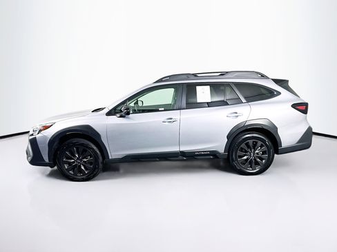 Used 2025 Subaru Outback Onyx Edition AWD/4WD image 4