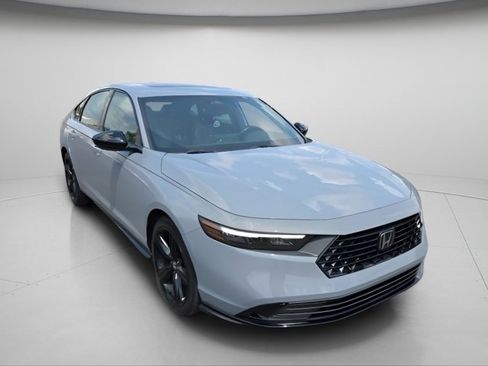 Used 2023 Honda Accord Sport image 5