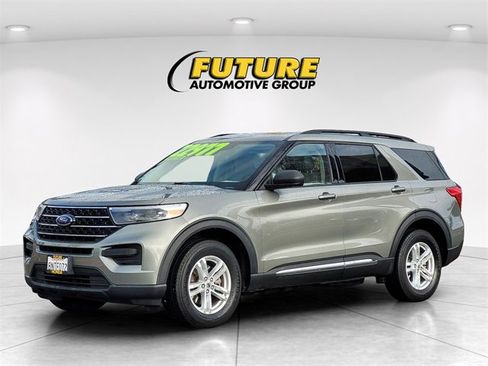 Used 2020 Ford Explorer XLT w/ Class III Trailer Tow Package image 5