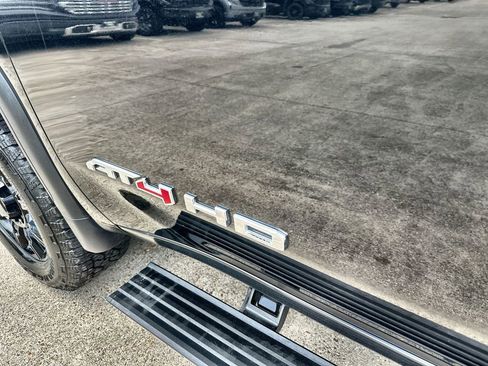 Used 2024 GMC Sierra 2500 AT4 w/ AT4 Preferred Package AWD/4WD image 14