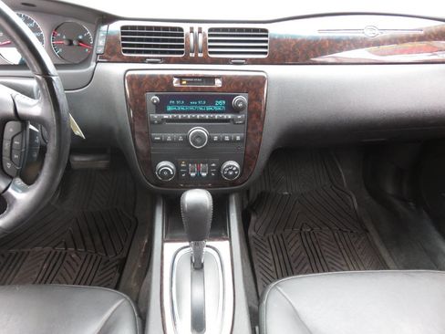 Used 2013 Chevrolet Impala LTZ image 15
