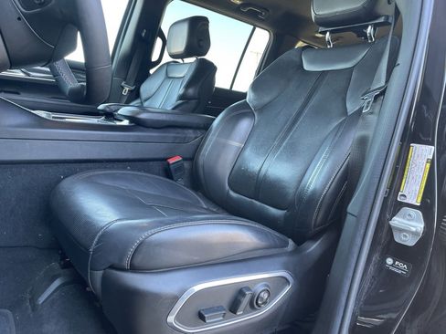 Used 2022 Jeep Wagoneer Series I image 10