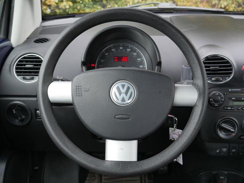 Used 2006 Volkswagen Beetle Convertible w/ Package 1 image 6