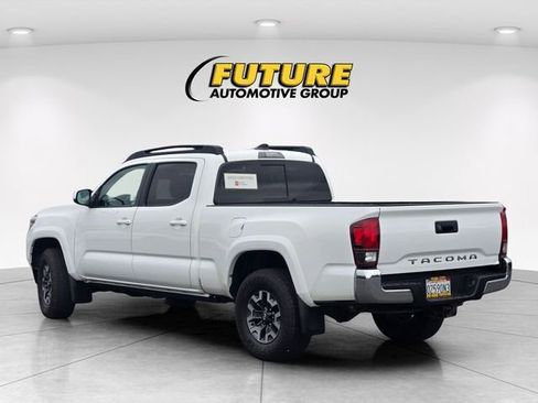 Certified 2022 Toyota Tacoma SR5 AWD/4WD image 7